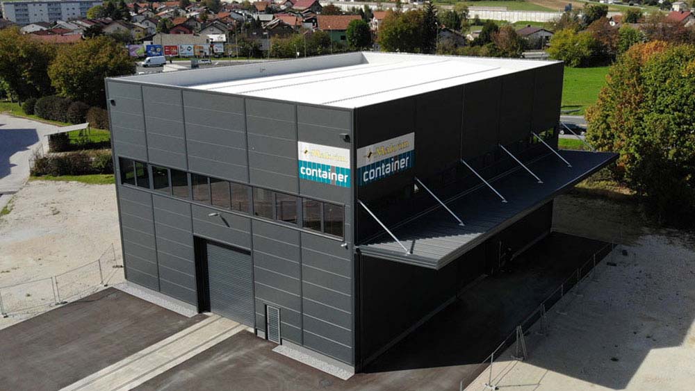 Vorgefertigte Stahlhalle mit horizontal montierten Dämmplatten