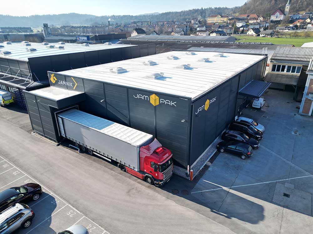 Lager- und Produktionshalle für Kartonverpackungen