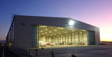 Flugzeughangar am Flughafen Wien