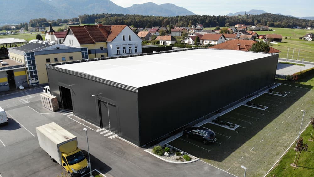 Schwarzmann X® Lagerzelt mit Flachdach ist einzigartig auf dem Markt.