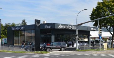 Sandwichpaneele auf dem Mercedes Automarkt.