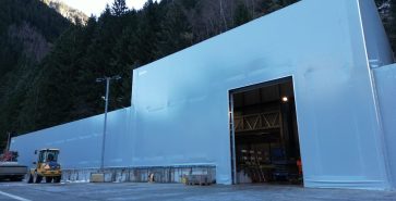 Große industrielle Zelthalle von Schwarzmann für ein Schweizer Infrastrukturprojekt