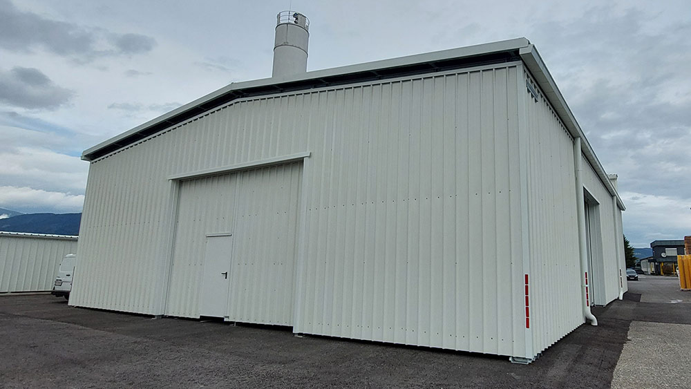 Fertighalle mit Trapezblechverkleidung