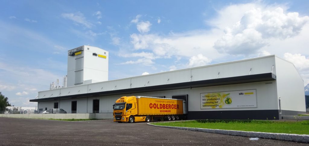 Produktionshalle mit Mischturm